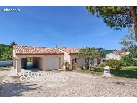 propriété 6 pièces 169 m²
