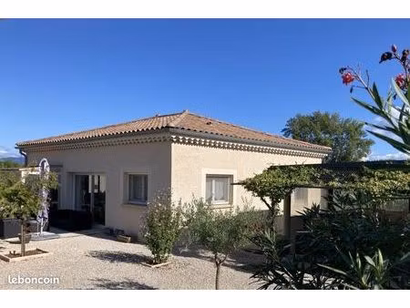 villa 4 pièces 90 m²