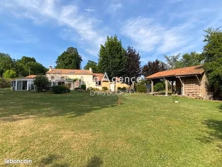 propriété 9 pièces 245 m²
