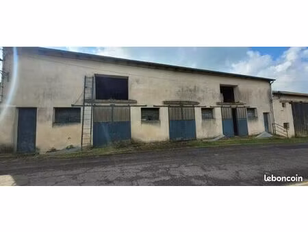 grange 2 pièces 640 m²