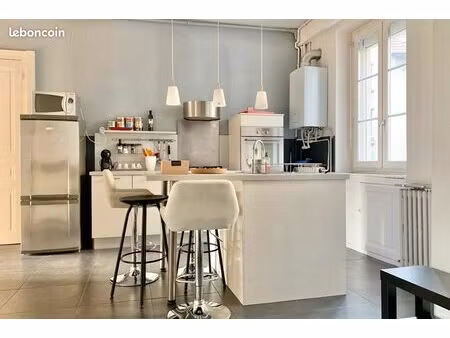 bel appartement haussmannien centre ville/gare grenoble