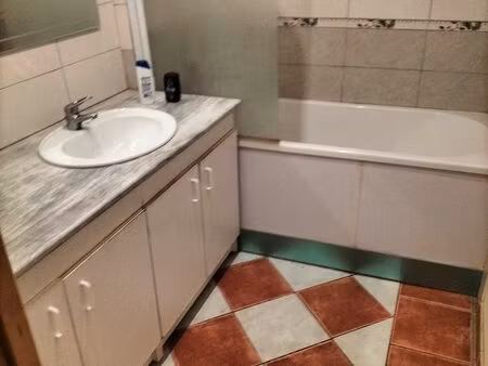 appartement t4 avec cour
