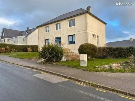 grande maison avec bureaux