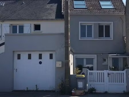 maison port du becquet (sur le port)