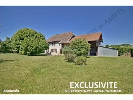 propriété 4 pièces 101 m²