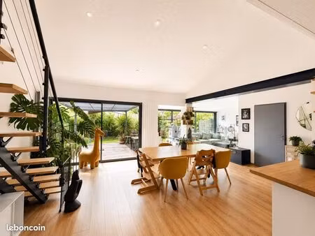 saint-jean – maison contemporaine rénovée – pièce de vie 55 m² & suite parentale 30 m²