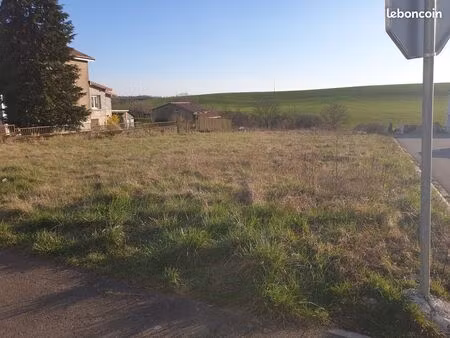 terrain constructible de 487m² à tucquegnieux