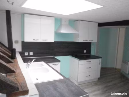 beau et grand logement atypique au centre ville de bourgueil