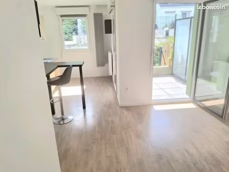 nantes tram à pied landreau - t2 lumineux- terrasse –jardinet -parking sécurisé possible