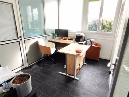 bureau 10 m²