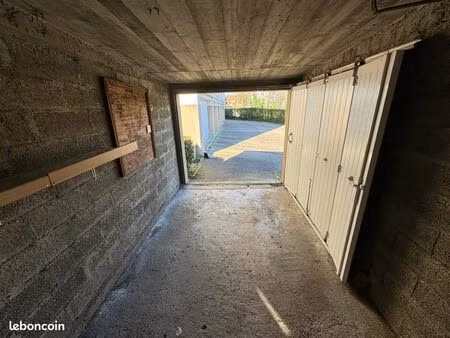 garage fermé  13m2  rue courteline solaure