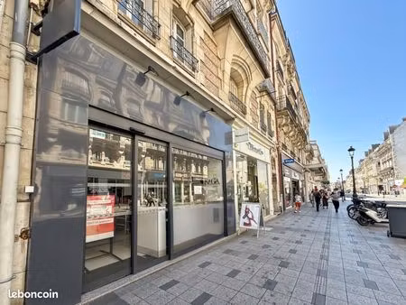 local commercial 81 m²