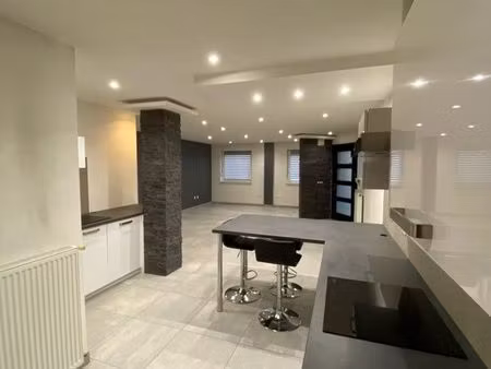 rare sur le secteur – appartement t2 de 83 m² de plain-pied – accessible pmr et seniors