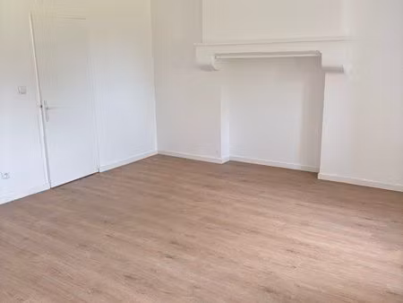 location appartement f2/t2 53m2 dpe c à moulins-engilbert