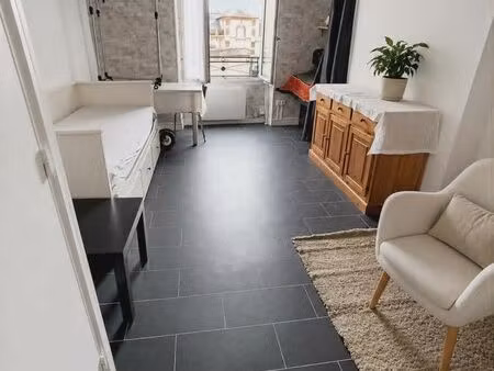 studio 27 m2 hyper centre orléans proche tram pour les facultés