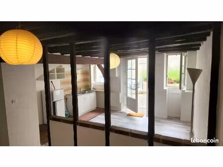 st aignan plein centre semi - piétonnier t1 bis refait à neuff