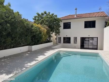 villa contemporaine t6 avec piscine et studio – au cœur de la côte pavée