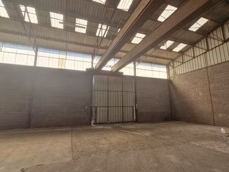 entrepôt / local d'activité 500 m² – emplacement stratégique