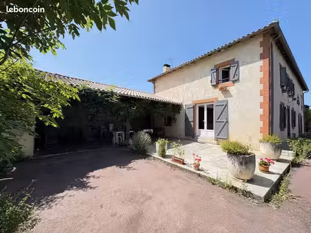 propriété 7 pièces 268 m²