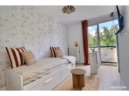 studio 1 pièce 13 m²