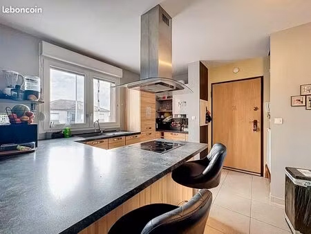 duplex lumineux 2 chambres avec terrasse et parking - woippy patis