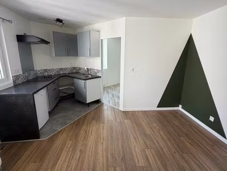 t2 rénové avec entrée indépendante – 35 m² – quartier dunois  orléans