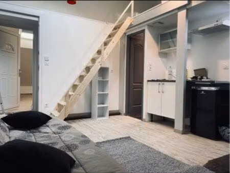 très agréable studio mezzanine