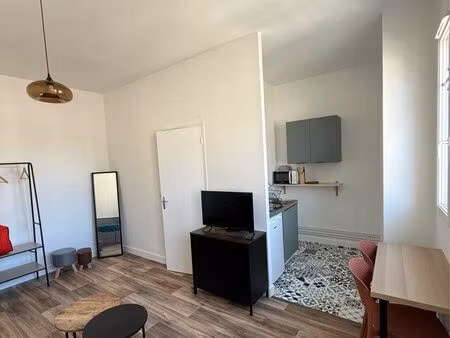 studio 23 m2 . tours 37000 - rue des halles
