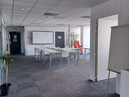 cesson-sévigné – bureaux de 219 m² avec 8 parkings privatifs