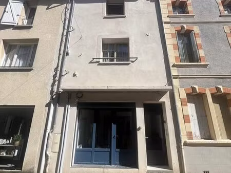 local 49 m² revel