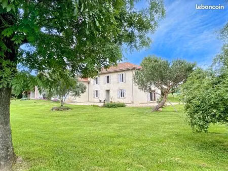 propriété 11 pièces 206 m²