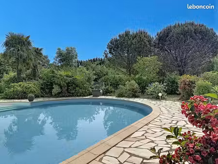 villa 7 pièces 300 m²