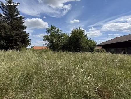 terrain 780 m² chailly-lès-ennery