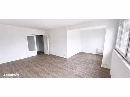 appartement t3 refait à neuf avec balcon