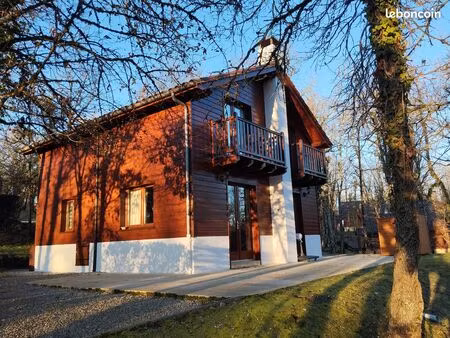 maison type chalet 4 pièces situées sur un golf 18 trous