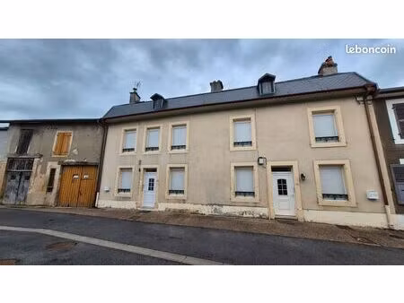 maison ancienne avec dépendances