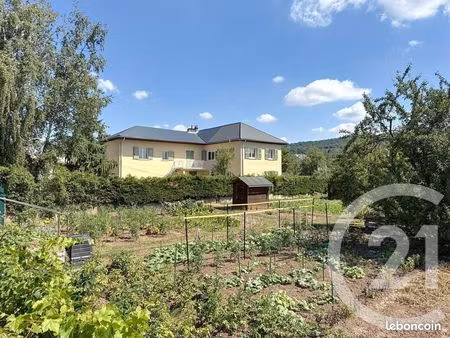 maison 8 pièces 208 m²