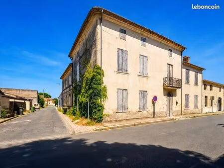 maison 8 pièces 234 m²