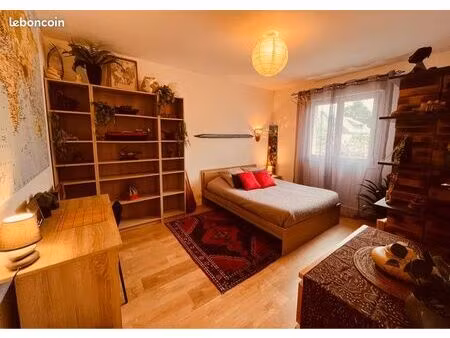 très jolie chambre à louer en pavillon
