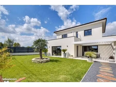 villa contemporaine avec vue