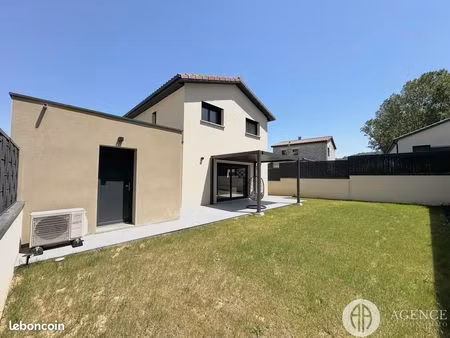 villa 4 pièces 120 m²