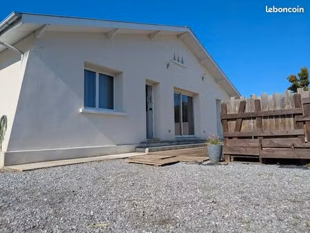 maison familiale 90 m² avec suite parentale  panneaux solaires et terrain piscinable