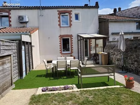 maison entièrement rénovée 3 chambres 84m² - jardin