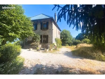 propriété 5 pièces 156 m²