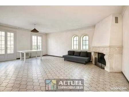 maison 8 pièces 220 m²