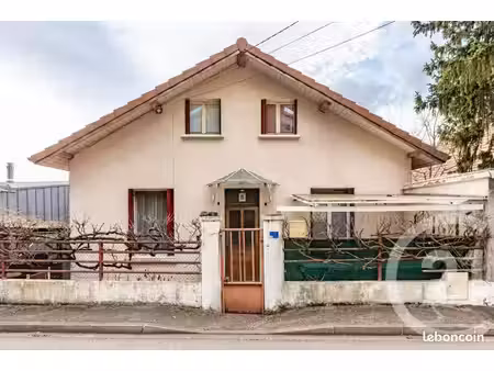 maison 7 pièces 138 m²