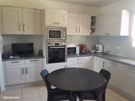 maison de 105 m2 avec double garage à la campagne