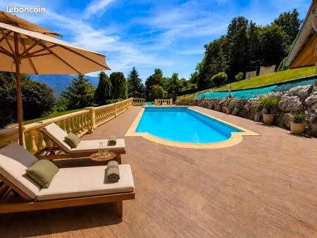 villa 5 pièces 214 m²