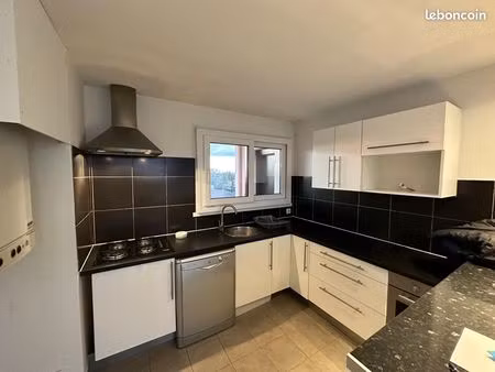 appartement t2 équipé - 48 m² avec balcon  parking et cave - centre-ville saint-dizier