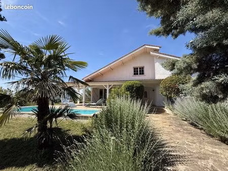 villa 4 pièces 105 m²